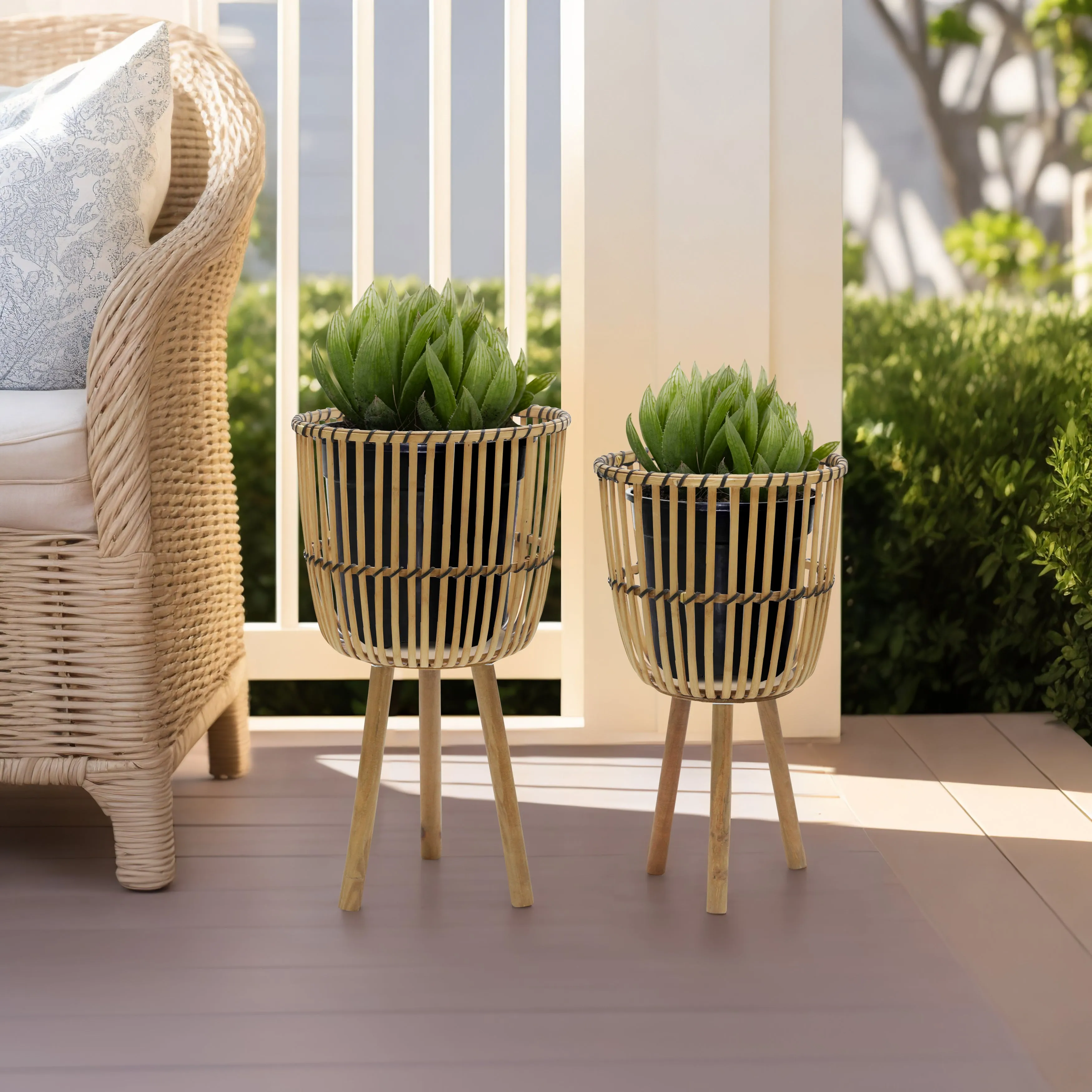 S/2 WICKER FOOTED PLANTERS 10/12", NATURAL