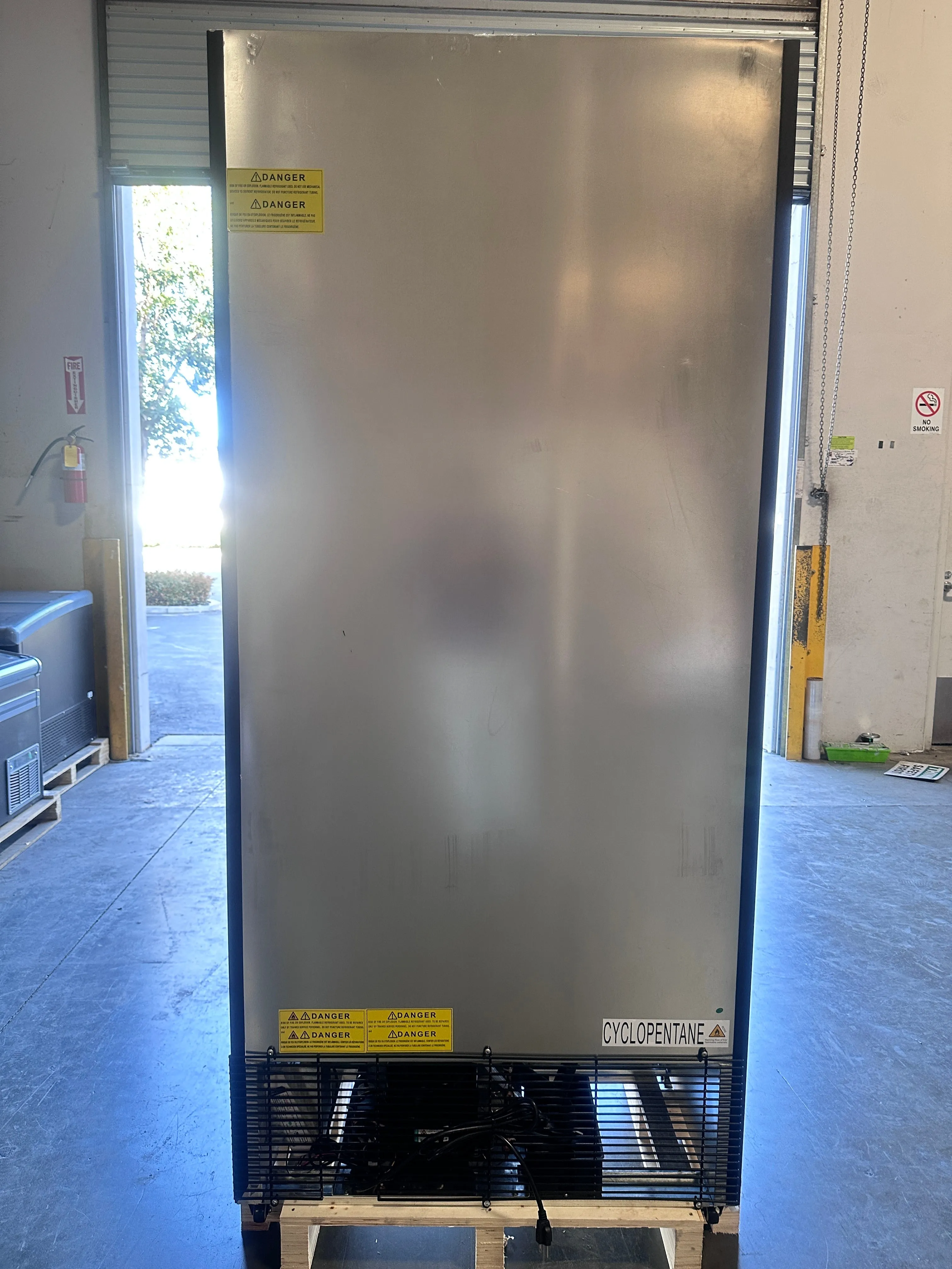 SGDRX(H) 36?? Two Section Hinge Glass Door Merchandiser Refrigerator